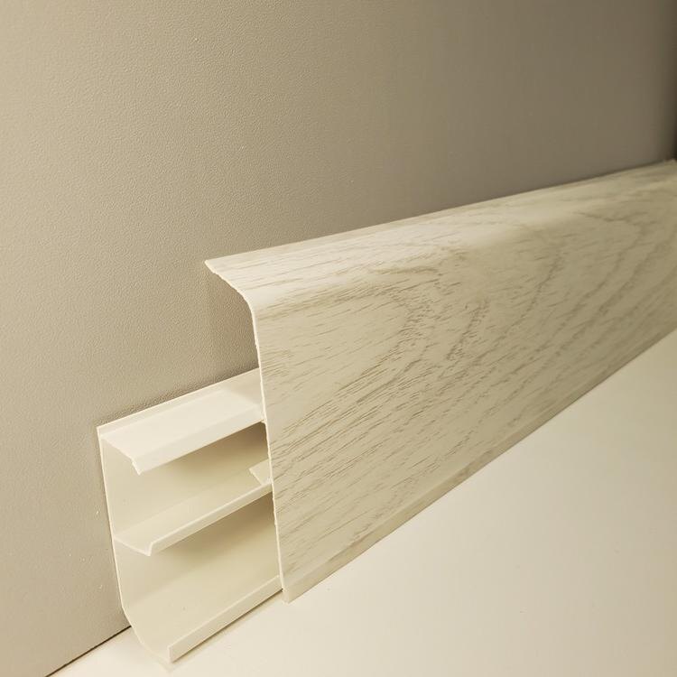 QUADRO-80 324 Плинтус Дуб Вояж 2200мм